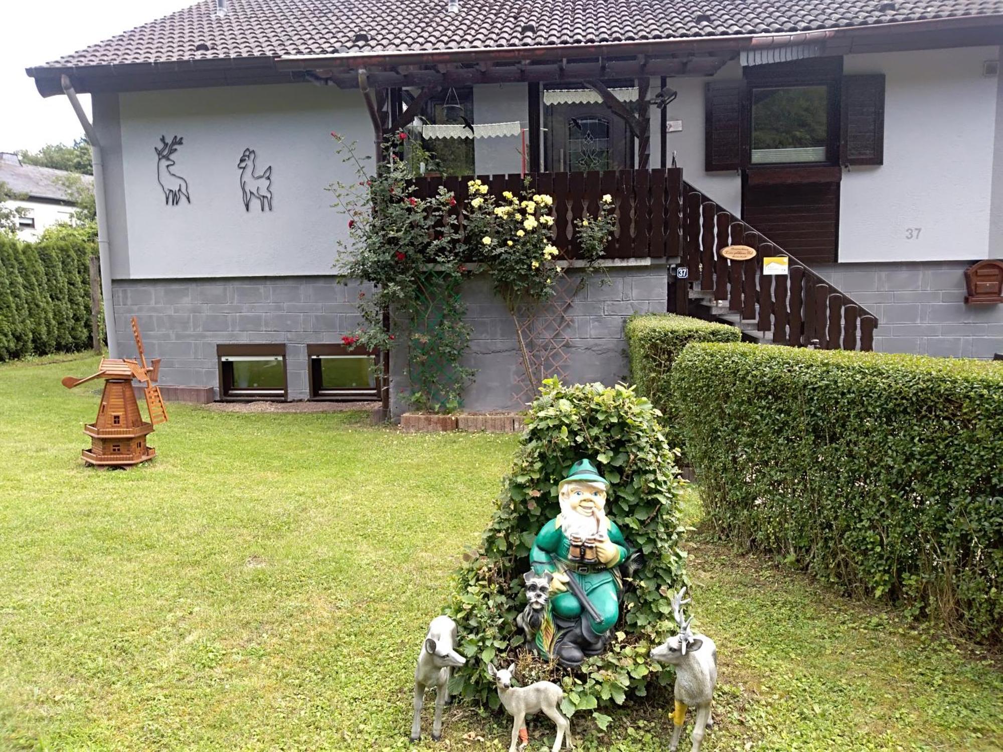 Zum Goldenen Tal Apartment Grafendhron Luaran gambar